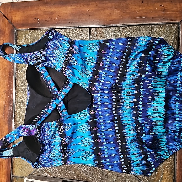 Great Lengths Swimsuit - Picture 2 of 6